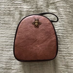 Beautiful crossbody bag with bumble bee accent
